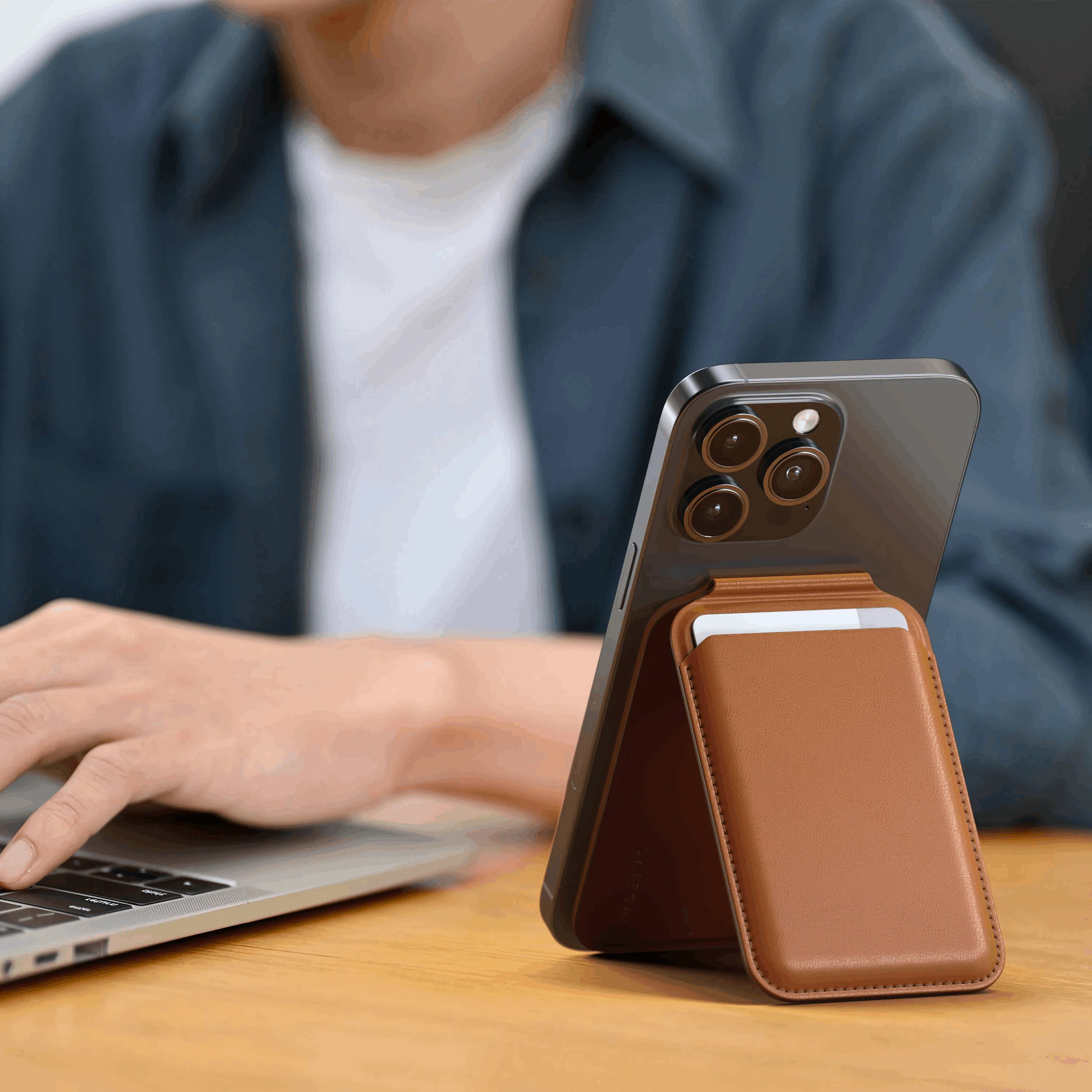 Vegan-Leather Magnetic Wallet Stand - Image 11